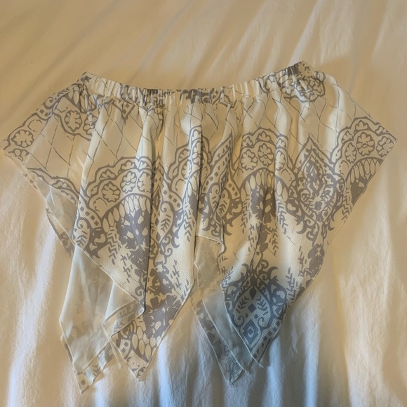 Sabo Skirt two piece set: bandeau and shorts - Picture 3 of 4